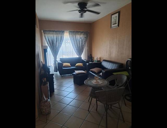 2 BEDROOM APARTMENT FOR SALE IN RUSTENBURG CENTRAL